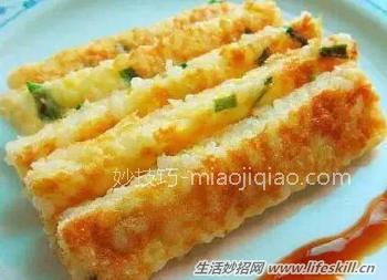 巧用剩米饭制作鸡蛋米老头 