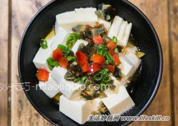 特色佳肴简单做：皮蛋豆腐 