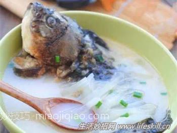 鱼汤去腥的小窍门 