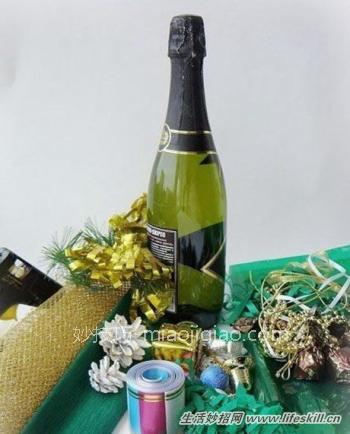 香槟红酒节日里的装饰小方法