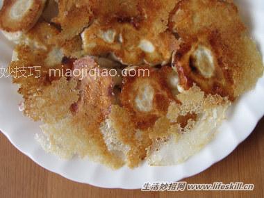 巧用不沾平底锅做冰花煎饺