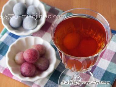 巧用冷冻葡萄当冰块冰镇饮料