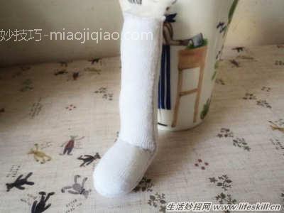 旧袜子莫丢自己动手做逃亡兔
