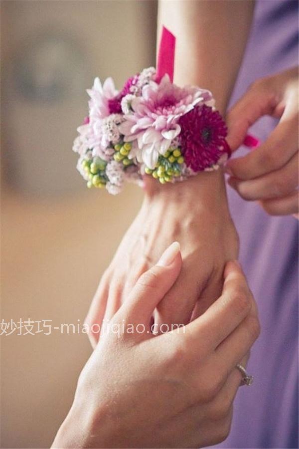 唯美伴娘手腕花图片 与新娘手腕花相呼应